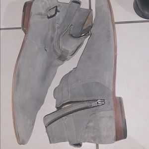 Saint Laurent Chelsea boots